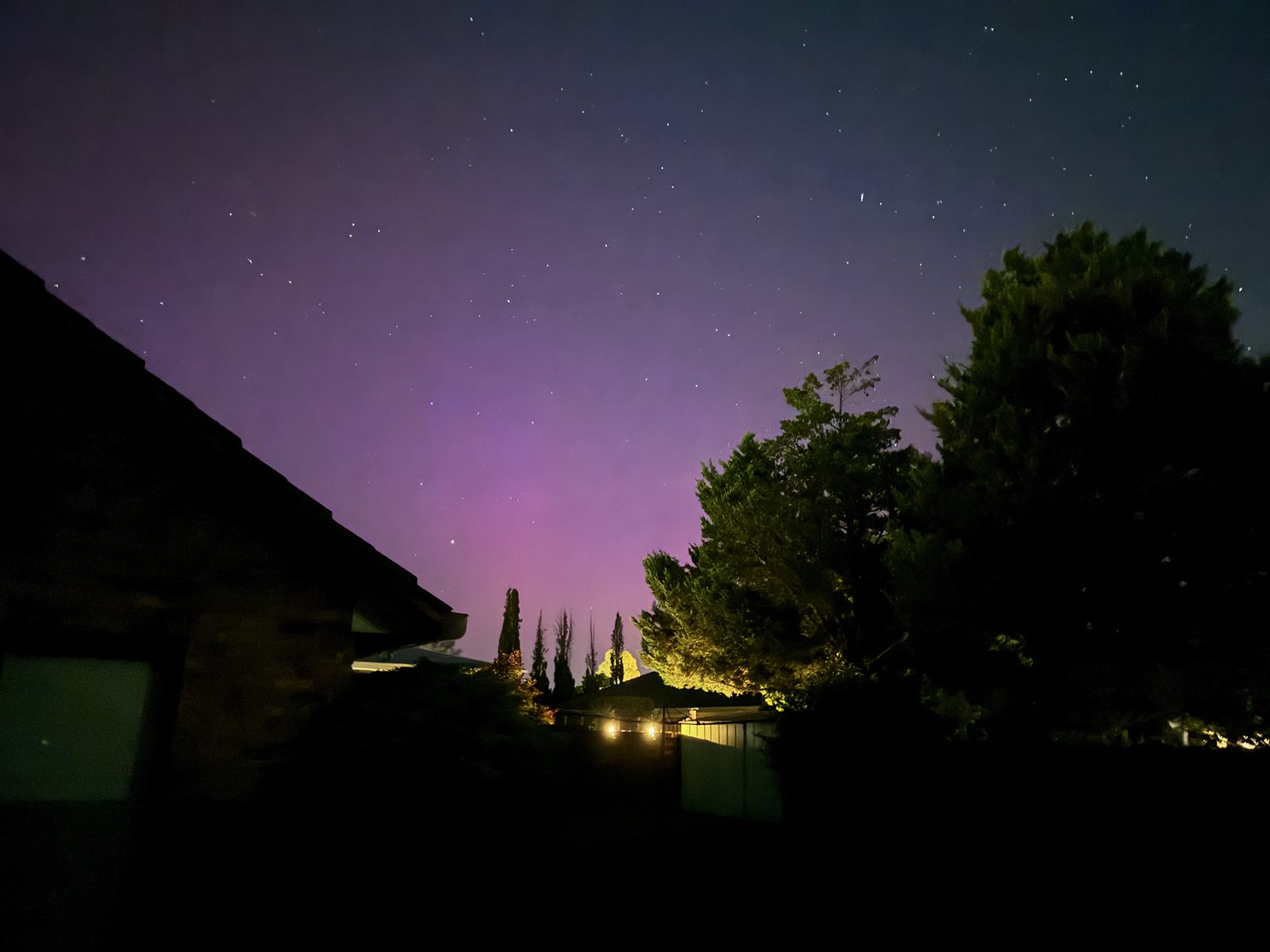 Aurora Australis from backyard in Camden 12 Nov 2025